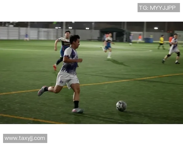 与足球明星一起训练的精彩瞬间视频分享 与足球明星一起训练的精彩瞬间视频分享