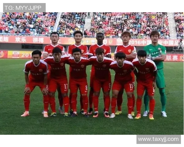 上海排球队在欧锦赛积分榜上以53分稳居第一名展现强劲实力 上海排球队在欧锦赛积分榜上以53分稳居第一名展现强劲实力