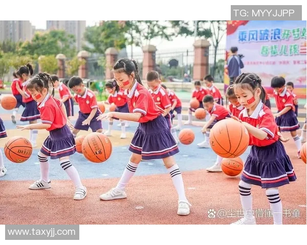 健康课堂中的足球运动促进学生身心发展与团队合作能力提升 健康课堂中的足球运动促进学生身心发展与团队合作能力提升