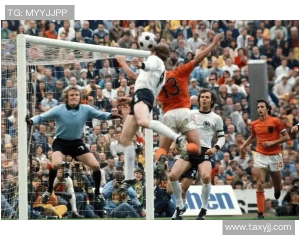 近期足球巨星风云变幻新秀崛起与传奇球员的对决引发热议 近期足球巨星风云变幻新秀崛起与传奇球员的对决引发热议